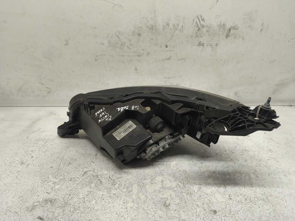 PHARE DROIT PEUGEOT - Vue 2